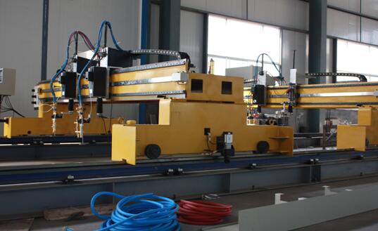 Double gantries CNC flame and plasma cutting machine with HYPERTHEM Power source